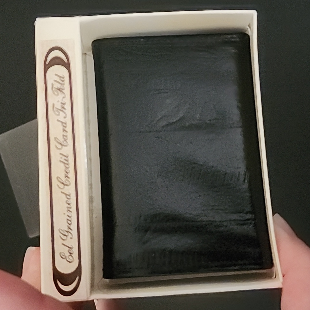 Eel Grained Credit Card Tri Fold Wallet Eel Grained Credit Card Tri Fold Wallet